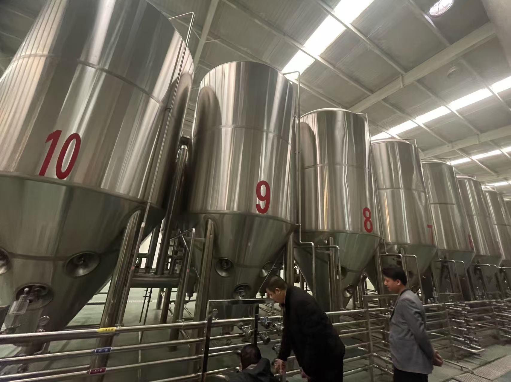 盱眙精酿啤酒设备厂—平面布置、设备设计、制造、调试、培训等一条龙服务